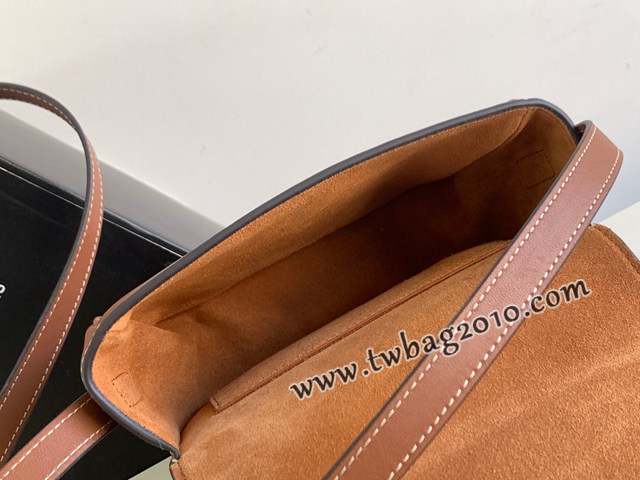Celine專櫃23s早春系列CUIR FOLCO TRIOMPHE光滑牛皮革刺繡手袋 賽琳FOLCO刺繡馬鞍包 sldj2422